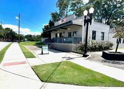 
                                	        5441 Peachtree Rd
                                    